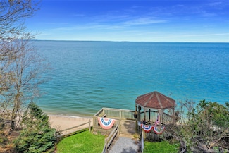 132 Soundview Dr, Rocky Point, NY 11778