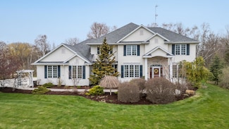 5203 Skylark Dr, Sheboygan, WI 53083