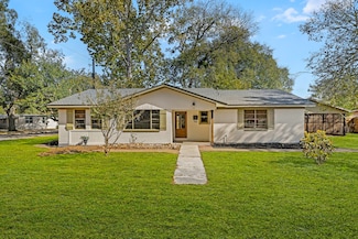 703 Austin St, Columbus, TX 78934