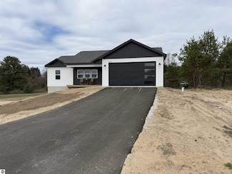 9872 Cushman Ct, Whitewater Township, MI 49690