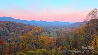 246 Calhoun Ridge Dr, Waynesville, NC 28786
