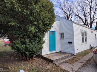 1002 W Carpenter Ave, Fairfield, IA 52556