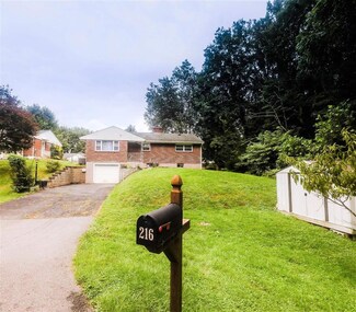 216 Greenlea St, Pulaski, VA 24301