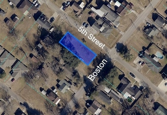 504 Boston, Nederland, TX 77627