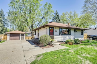 247 County Road C2 W, Saint Paul, MN 55113