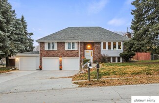 1028 S 217th Ave, Elkhorn, NE 68022