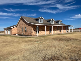1492 Co Rd 135, Plainview, TX 79072