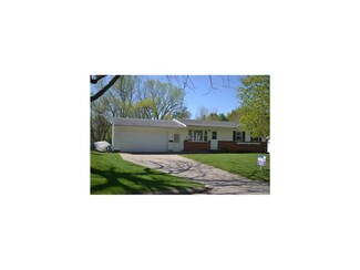 166 Circle Dr, Springville, IA 52336