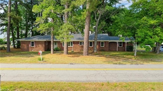 10421 Central Hill Rd, Windsor, VA 23487