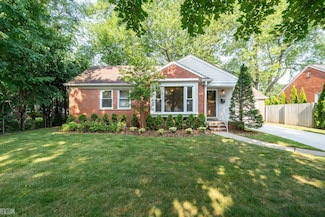1186 S Eton St, Birmingham, MI 48009