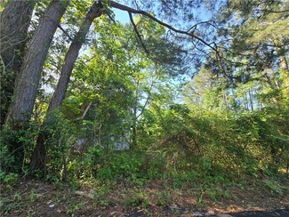 266 Lakeshore Dr, Guyton, GA 31312