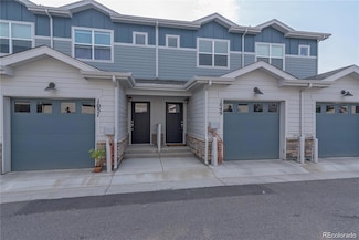 1049 Oak Cir, Lakewood, CO 80215