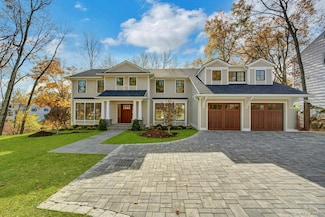 32 Sycamore Rd, Scarsdale, NY 10583