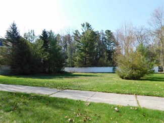 461 2nd St, Harbor Springs, MI 49740