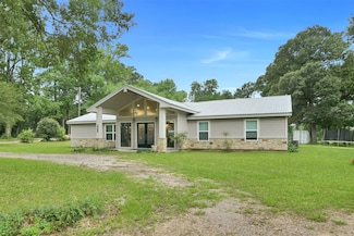 17965 Rogers Rd, New Waverly, TX 77358