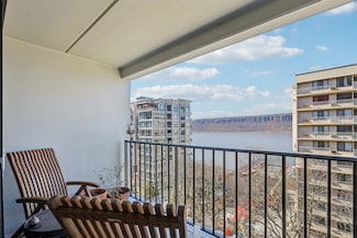 1116 Warburton Ave Unit 4H, Yonkers, NY 10701