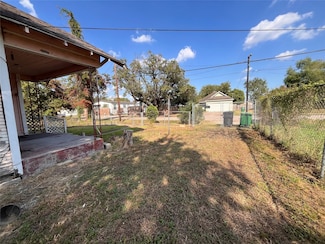 2007 Stevens St, Houston, TX 77026