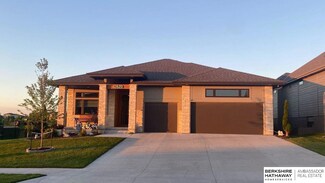 12620 Grant Ct, Papillion, NE 68138