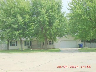 4208 Arch Ln, Woodburn, IN 46797