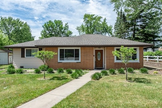 2302 Honeysuckle Ct, Lindenhurst, IL 60046