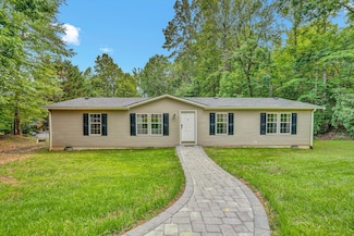 2870 Lakewood Forest Rd, Moneta, VA 24121