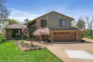 5105 Beachwood Ct, Commerce Township, MI 48382