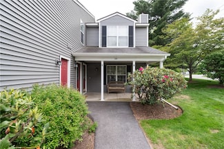 18 Pond Ct Unit B, North Providence, RI 02904
