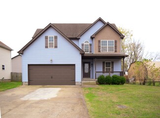 579 Falkland Cir, Clarksville, TN 37042