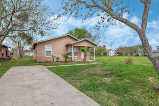 626 W 6th St, Freeport, TX 77541