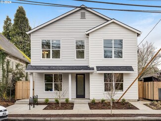 2215 SE 12th Ave Unit 2, Portland, OR 97214