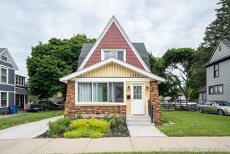 1045 Thomas St SE, Grand Rapids, MI 49506