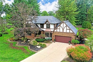 1040 Fairway Ct NE, Warren, OH 44483
