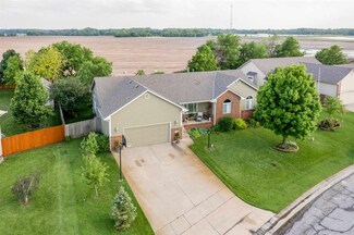 917 E Clear Creek St, Clearwater, KS 67026