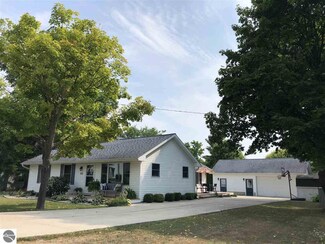 223 Brand St, Elk Rapids, MI 49629