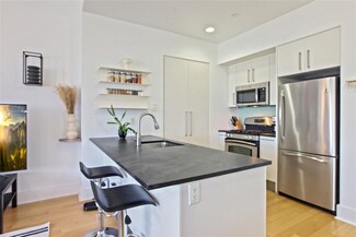 4 Beacon Way Unit 410, Jersey City, NJ 07304