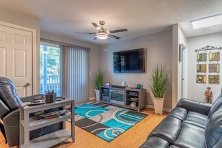 450 Somerset Ave Unit 701, Taunton, MA 02780