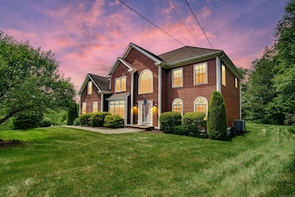 10 Belinsky Cir, Oxford, CT 06478