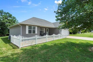 2008 Trishia St, Perryville, MO 63775