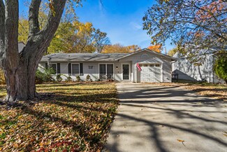 1005 Scottsdale Dr, Champaign, IL 61821