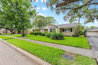 5322 Rutherglenn Dr, Houston, TX 77096