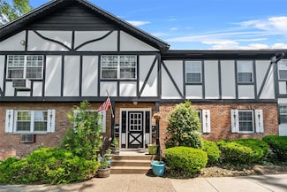 129 Parkside Dr, Suffern, NY 10901