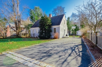 74 Allen St, Marion, MA 02738