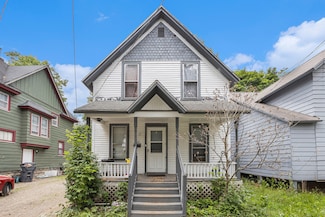 1018 Oak St, Kalamazoo, MI 49008