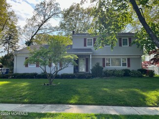 106 Pear St, Oakhurst, NJ 07755