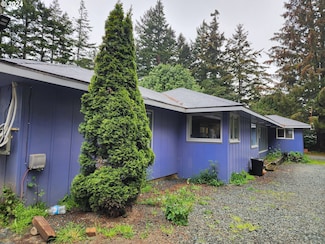 43460 Nicholson Dr, Port Orford, OR 97465