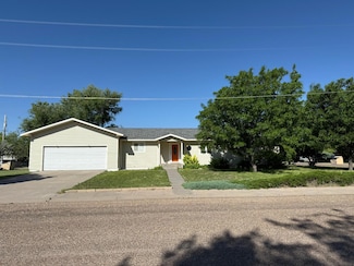 701 Kachina St, Ulysses, KS 67880