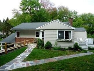 38 Holt Rd, Andover, MA 01810