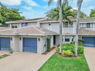 624 N Deer Creek North Shore Dr, Deerfield Beach, FL 33442