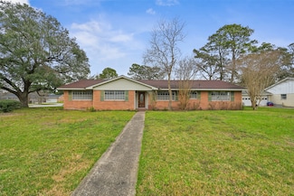 5020 Glenhaven Dr, Baytown, TX 77521