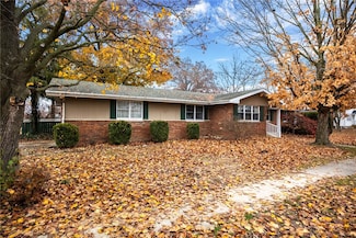 101 S Edwards St, Altamont, IL 62411